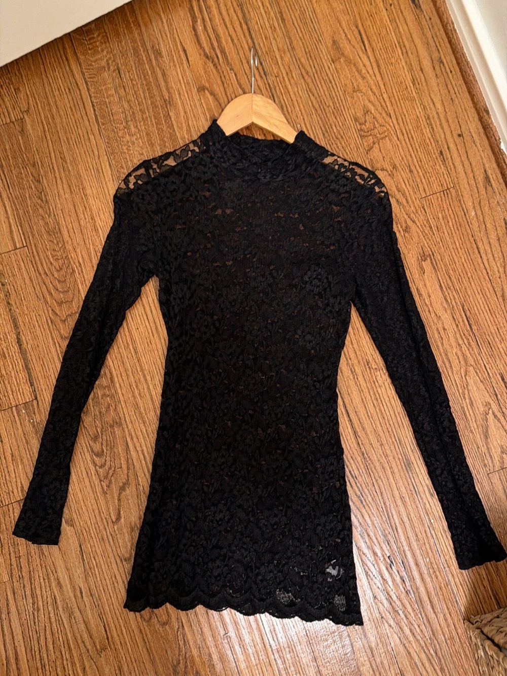 Forever 21 Black Lace Long-Sleeve Women's Dress! Size: M